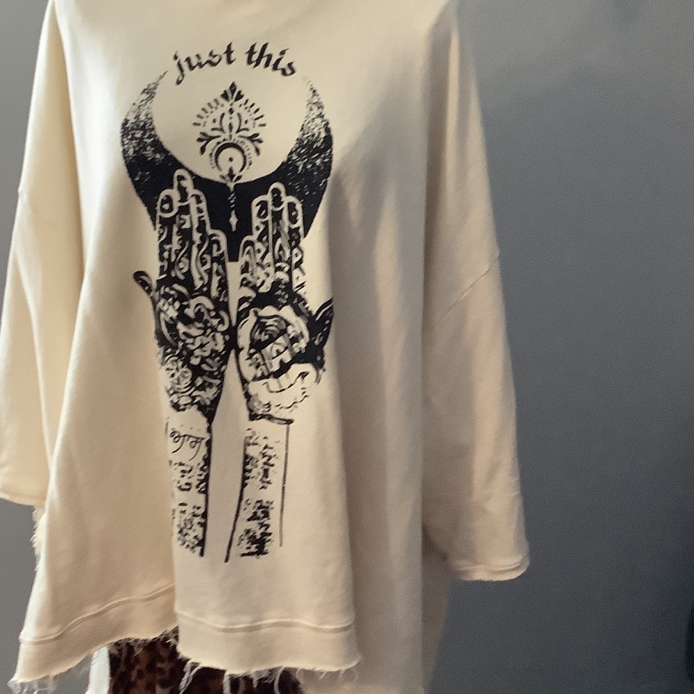 Kantha Bae Cream Graphic Sweatshirt Oversized